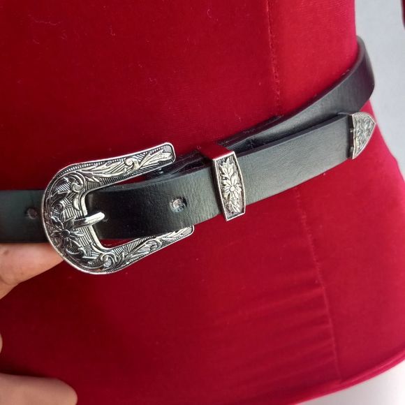 Black and silver 2 buckles belt - Picture 3 of 4